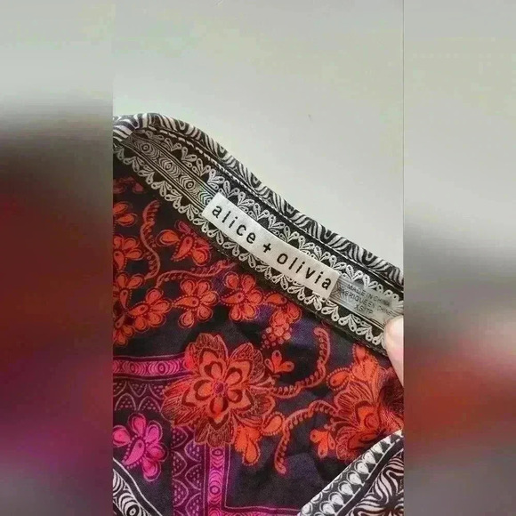 ALICE + OLIVIA Black Floral Stained Glass Window Silk Short Sleeve Blouse XS - Picture 4 of 4